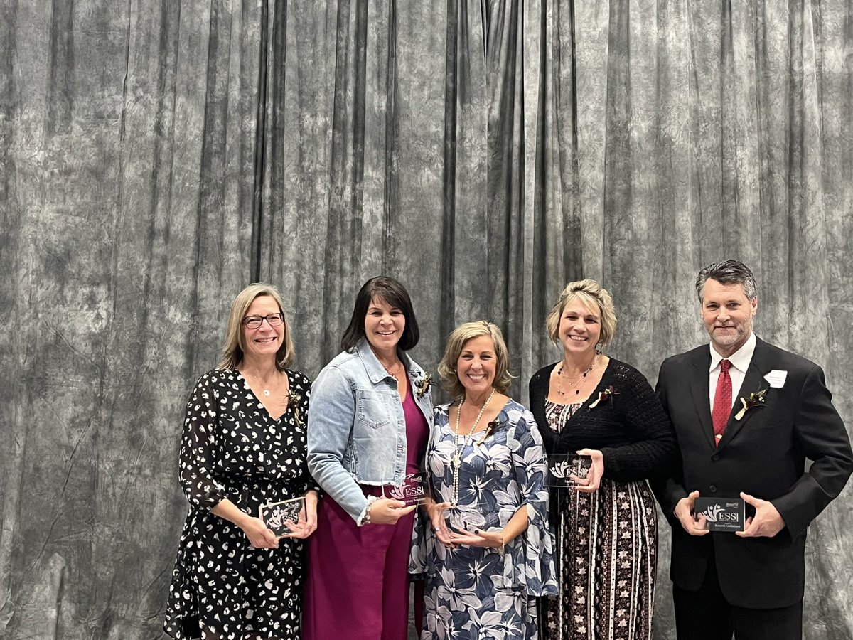 MontiMagic_Supt's tweet photo. Last night, Resource Training and Solutions planned a great evening of celebrating Leaders from the Support Staff ranks. In our Monticello District, we celebrated Amy Peterson, Cindy Haltemes, Melissa Farnam, Audrey Schneider, and Ken Gullickson. Congratulations #montimagic https://t.co/fdgCYVrPPW