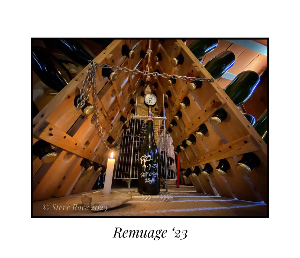CampdEstrelles's tweet image. Starting the #riddling process for the ‘21 and ‘22 #Parellada. It’s a shame not to do extended lees ageing on the ‘22, but there’s not enough to carry over. Pleased to report the aphrometer is reading 6 Bar again, now the shed temperature has dropped...
😎🥂🍾🇪🇸
#sparklingwine