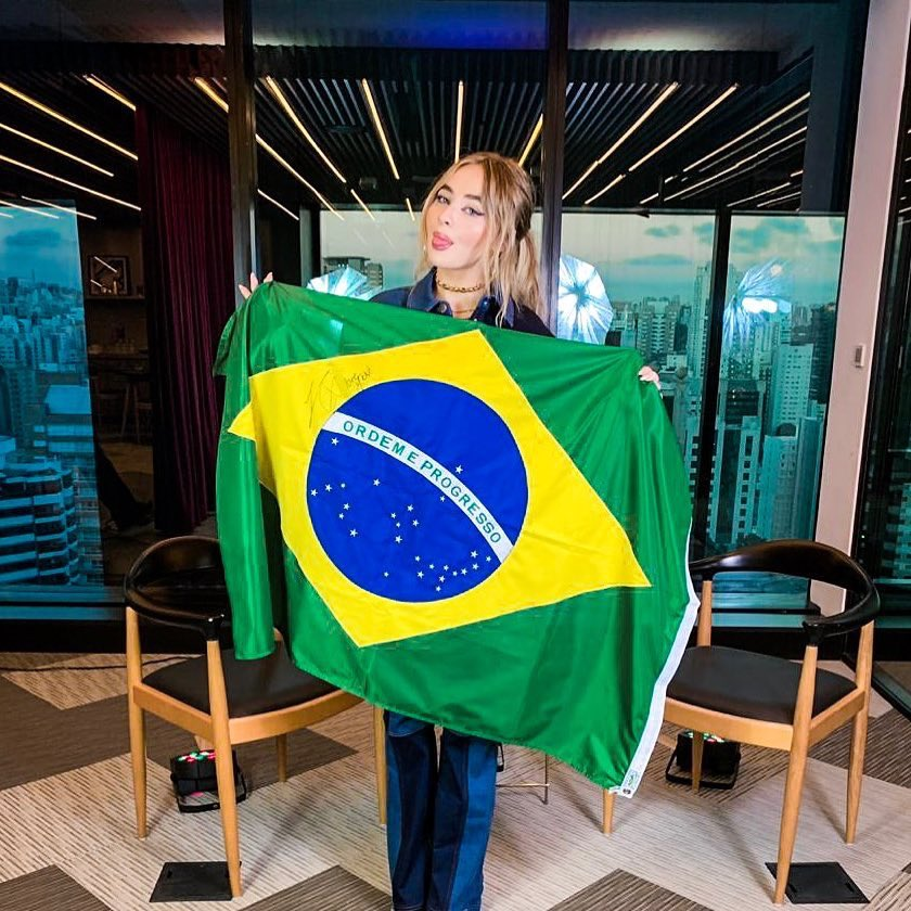 updateswiftbr's tweet photo. Sabrina Carpenter, ato de abertura da “The Eras Tour” no Brasil, já se encontra no país! 🇧🇷 #RioTSTheErasTour https://t.co/VuWdfOchg2