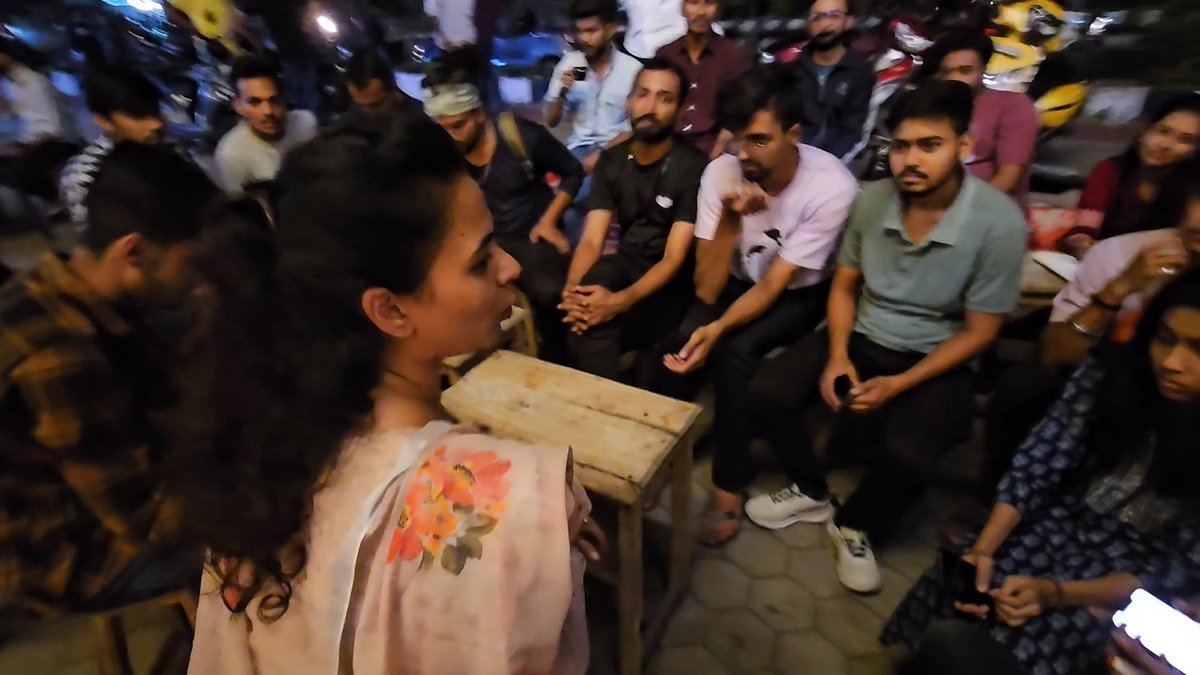 BaggaNeha's tweet image. &quot;मध्य प्रदेश के युवाओं के मन में मोदी&quot;

झूठे चुनावी वादे करने वाली कांग्रेस को पहली बार मतदान करने वाले युवा दे रहे जवाब... 

युवा कह रहे बार-बार, फिर इस बार भाजपा सरकार।

#MyFirstVoteForModi 
#MadhyaPradeshElections2023