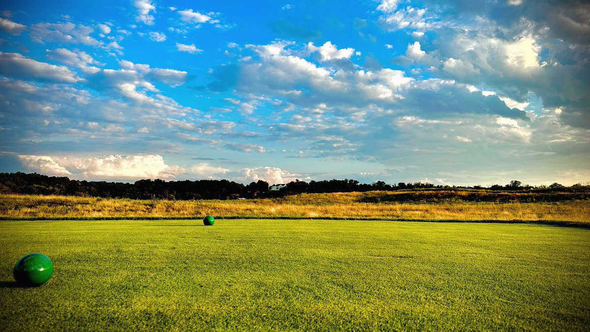 TrumpGolfDC's tweet photo. What a perfect day for a round of golf ⛳️ at @trumpgolfdc. The tee boxes are calling, it’s 70 degrees out and the November sky is painted in the most stunning shades of blue, hope you made time to enjoy a round today. #Novembergolf #perfectday #blueskies https://t.co/ekL3hhWpqE