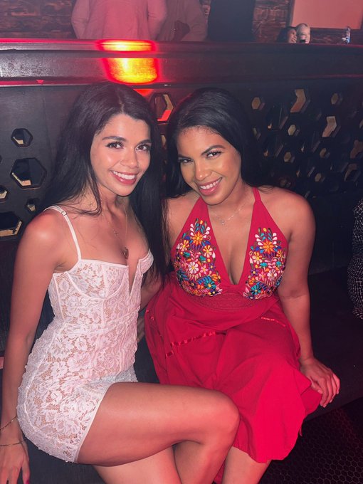 @XBIZ party was so fun last night 🤩 I wish took more pictures with people! @HarleyxxxHaze @_ATMLA https://t<a class="tags" href="/tag/xbiz">@xbiz</a><a href="/tag/mvsales"class="tags"><span>#mvsales</span></a>