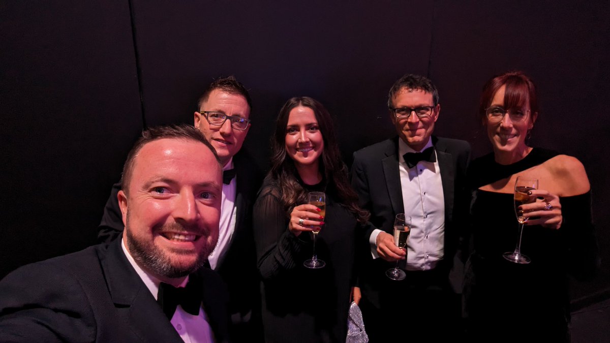 1987adz's tweet photo. Team @WeAreLSCFT for the IRS programme at table 133 are ready for the @HSJ_Awards #HSJawards https://t.co/3o39qIYvpy