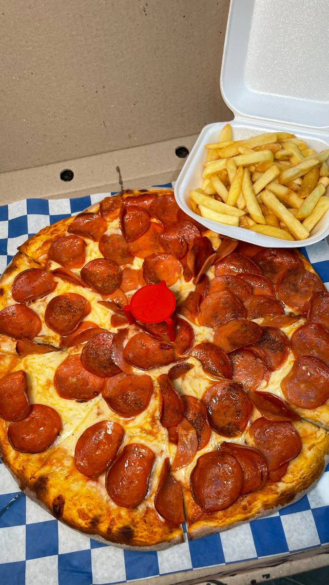 PanasPizza's tweet photo. Mano tengo fe ⚽️🇻🇪

Y pizza 🍕 https://t.co/JVGU53hQ8y