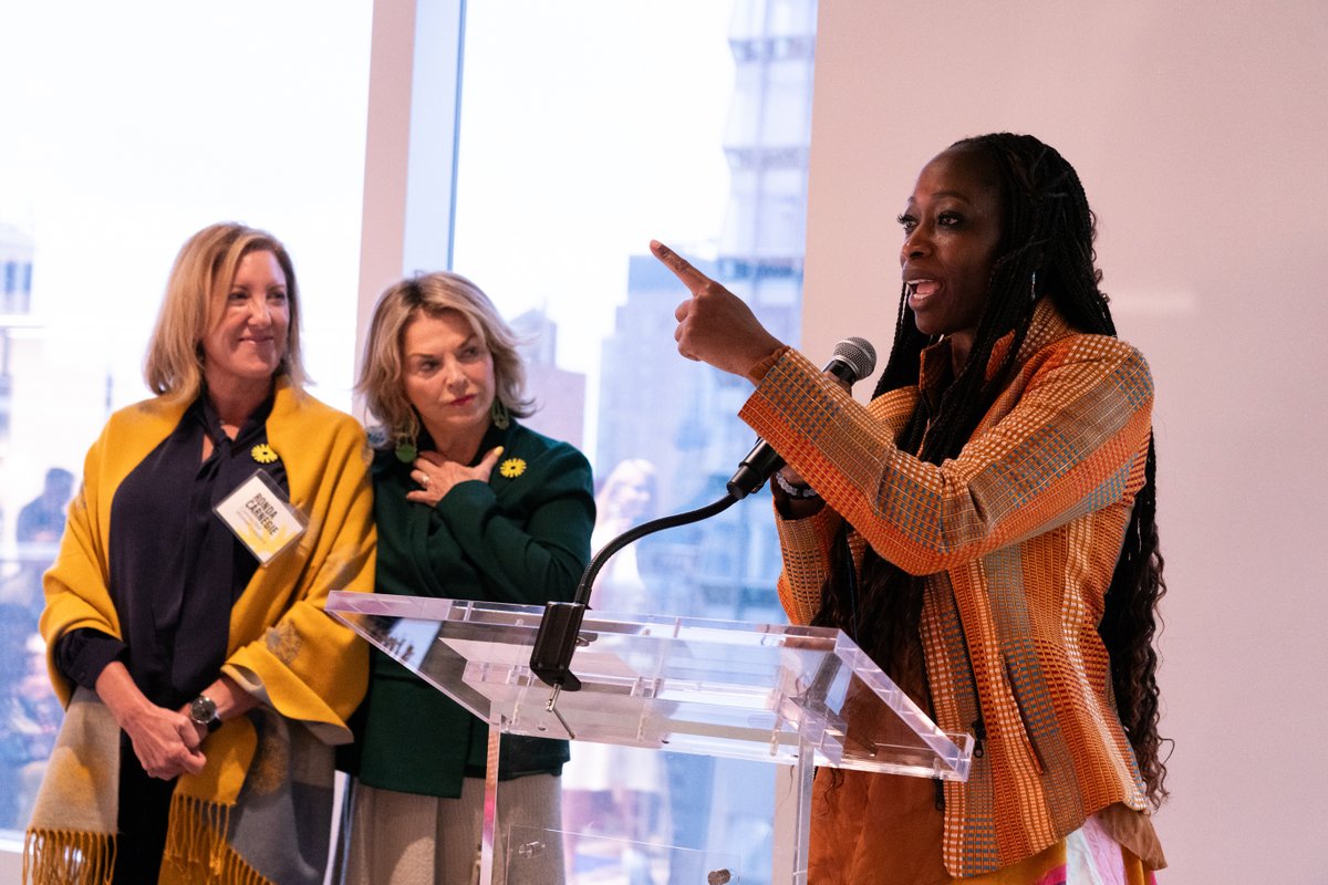 projdandelion's tweet image. #ProjectDandelion hosted a reception at UNGA with the @RockefellerFdn, a supporter and partner of Project Dandelion, with 200+ women leaders uniting in the climate movement. Natalye Paquin and @JaneFonda are Dandelions. 

#UNGA2023 #ClimateWeek2023 #IAmaDandelion