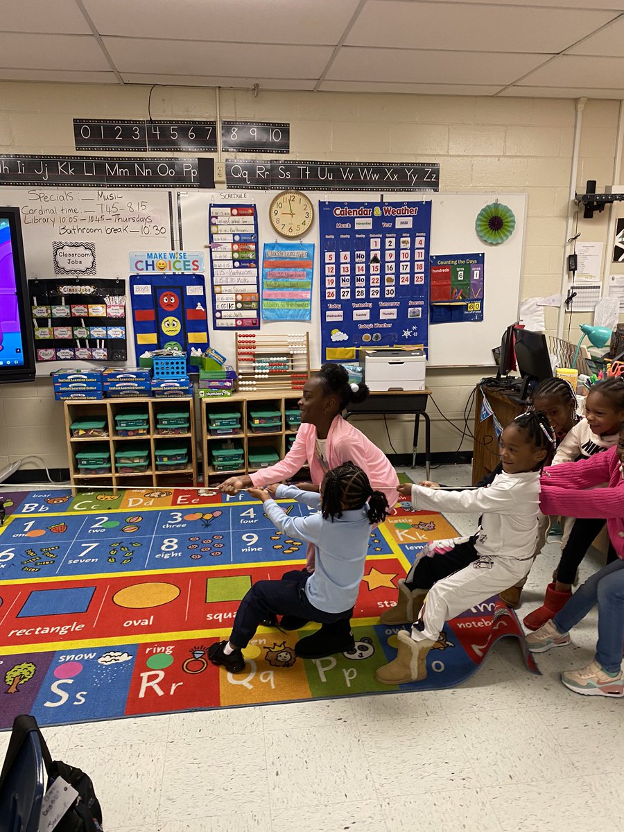 malviajacobs's tweet photo. We are learning about “forces and motion” and “push and pull” in kindergarten .@LVESCHOOL https://t.co/sSxLCv2oHI