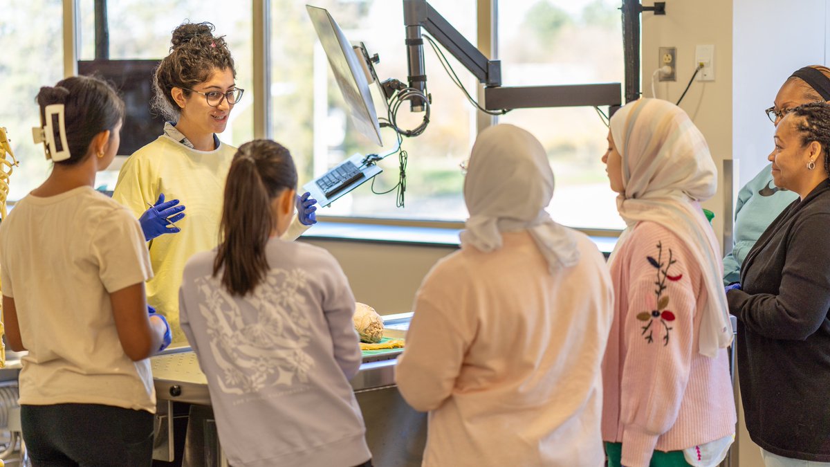 FMS_OUWB's tweet photo. Kudos to Dr. Barremkala and our amazing M1 students for a fantastic Saturday Academy at the #OUWB School of Medicine! The OUWB Anatomy Lab Experience was a hit, showcasing dedication to teaching #human #diversity to high school students. #MedEd #AnatomyLab #SaturdayAcademy https://t.co/GYEVRmnZxp