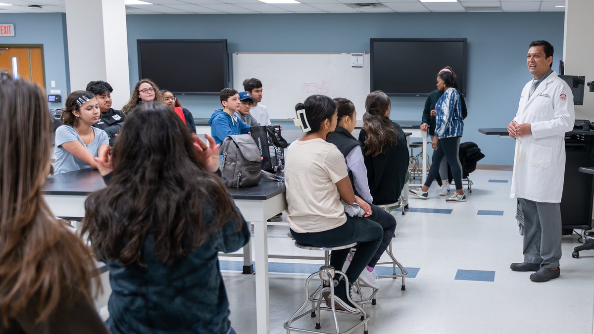 FMS_OUWB's tweet photo. Kudos to Dr. Barremkala and our amazing M1 students for a fantastic Saturday Academy at the #OUWB School of Medicine! The OUWB Anatomy Lab Experience was a hit, showcasing dedication to teaching #human #diversity to high school students. #MedEd #AnatomyLab #SaturdayAcademy https://t.co/GYEVRmnZxp