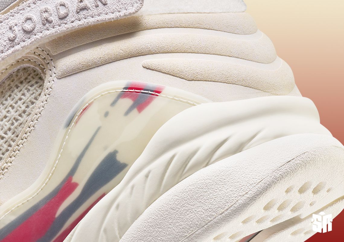 KicksFinder's tweet photo. OFFICIAL IMAGES: SoleFly x Air Jordan 8 “Mi Casa Es Su Casa” 🏠 

📝 FJ2850-107 (MENS)
🗓️ December 2nd
💰 $225 USD
📸 @SneakerNews
💵COP OR 🚮DROP? https://t.co/MtThy8HNKP