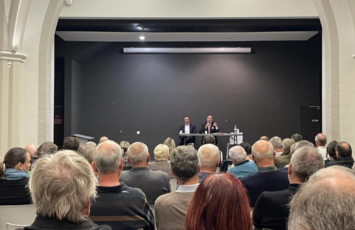 LignesDroites31's tweet photo. M. le Procureur, merci pour cette conférence qui a passionné l'ensemble de votre public !
Elle nous aura permis de mieux comprendre l'état du droit actuel français dans le traitement de l'#immigration irrégulière ainsi que les impacts du débordement de notre justice sur ce sujet. https://t.co/k2sdBXuZQK