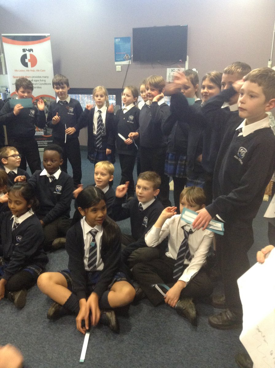 AshGroveAcademy's tweet image. Year 4 were very proud to cut the ribbon for the relaunch of Ash Grove Family Hub. Whilst we were there, we spoke to visitors about our OutRight campaign for climate change and shared our pledges to become better global citizens #rightsrespecting #OutRight @UnicefSchools