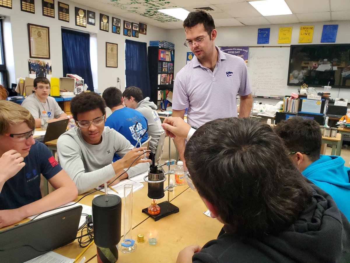 LukertLovesAg's tweet photo. Mr. Hahn helping students learn about Biofuels and ethanol today. @SMJSHSBearsKS @KSUAgEd @kansascornSTEM https://t.co/BXBGpWRkzv