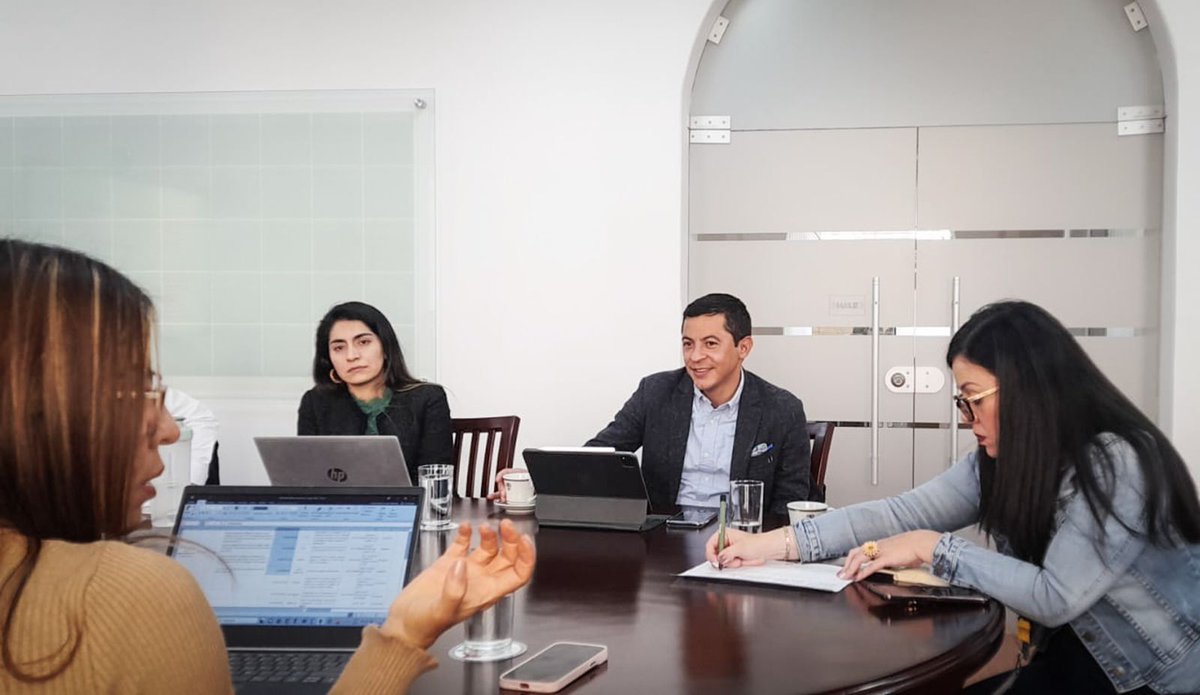 fcolombiaenpaz's tweet image. En reunión con el @ContactoDapre, se realizó seguimiento a la ejecución financiera y a las proyecciones para el 2024 del @fcolombiaenpaz ,con el fin de lograr mayor gestión en territorio en el menor tiempo posible. Estamos #ConstruyendoPaz con el #GobiernoDelCambio 🌻👨‍🌾