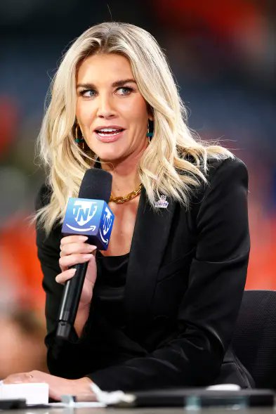 NFL_DovKleiman's tweet photo. FOX's Charissa Thompson reveals that she makes up sideline reports during NFL games sometimes. 

When a coach wouldn't come out to talk to her at halftime or when it was too late and she didn't want to screw up the real report.

https://t.co/eFqWTF71ox
(via @PardonMyTake) https://t.co/4ZyEEEsdUS