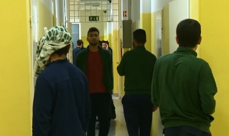 PortalPolitikis's tweet photo. Na Kanarske otoke letos prispelo rekordno število migrantov (32.436), v Slovenijo pa še več (50.410) #Invazija
https://t.co/Bbvi3HKFvI https://t.co/CAPjODZ5sl