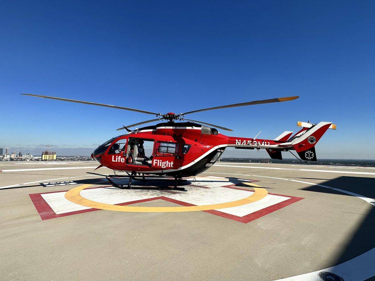 When you give Grand Rounds at the trauma center with the busiest helipad in the US, the LifeFlight tour is a must ;) A huge thank you to @UTHealthSurg for the warm welcome.