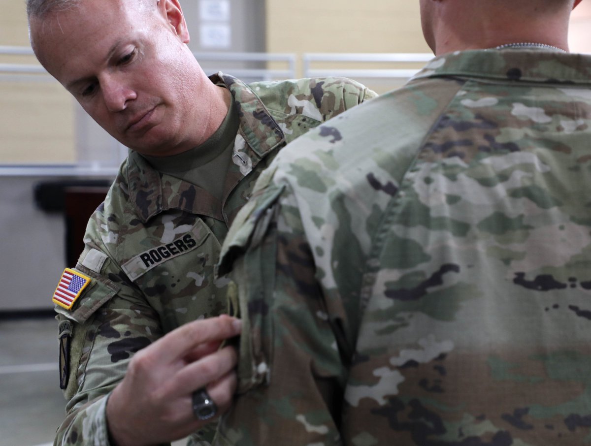 kentuckyguard's tweet photo. Our newest Soldiers received their unit patches today during a ceremony that is part of their #firstformation today at Wellman Armory on Boone National Guard Center in Frankfort.
#wecome #fightaskentuckians https://t.co/FaEMcO26fh