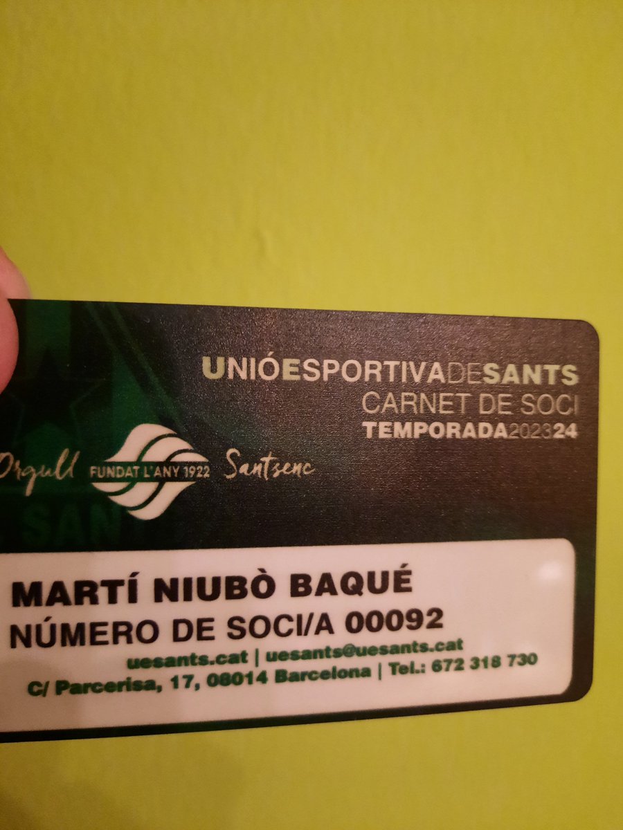 Aquest carnet de soci és excepcional !. És el primer que tinc amb l'adreça de la nova seu de la UE Sants al carrer Parcerisa, que avui s'ha inaugurat, i pel n° de soci que tinc ! Felicitats SANTS