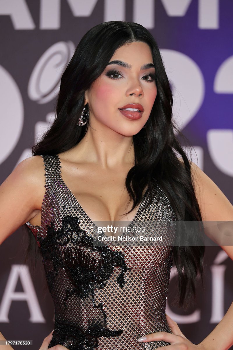 KeniaNoticias's tweet photo. Kenia OS en la alfombra roja de los #LatinGRAMMY   2023 https://t.co/ywFwuLVq4m