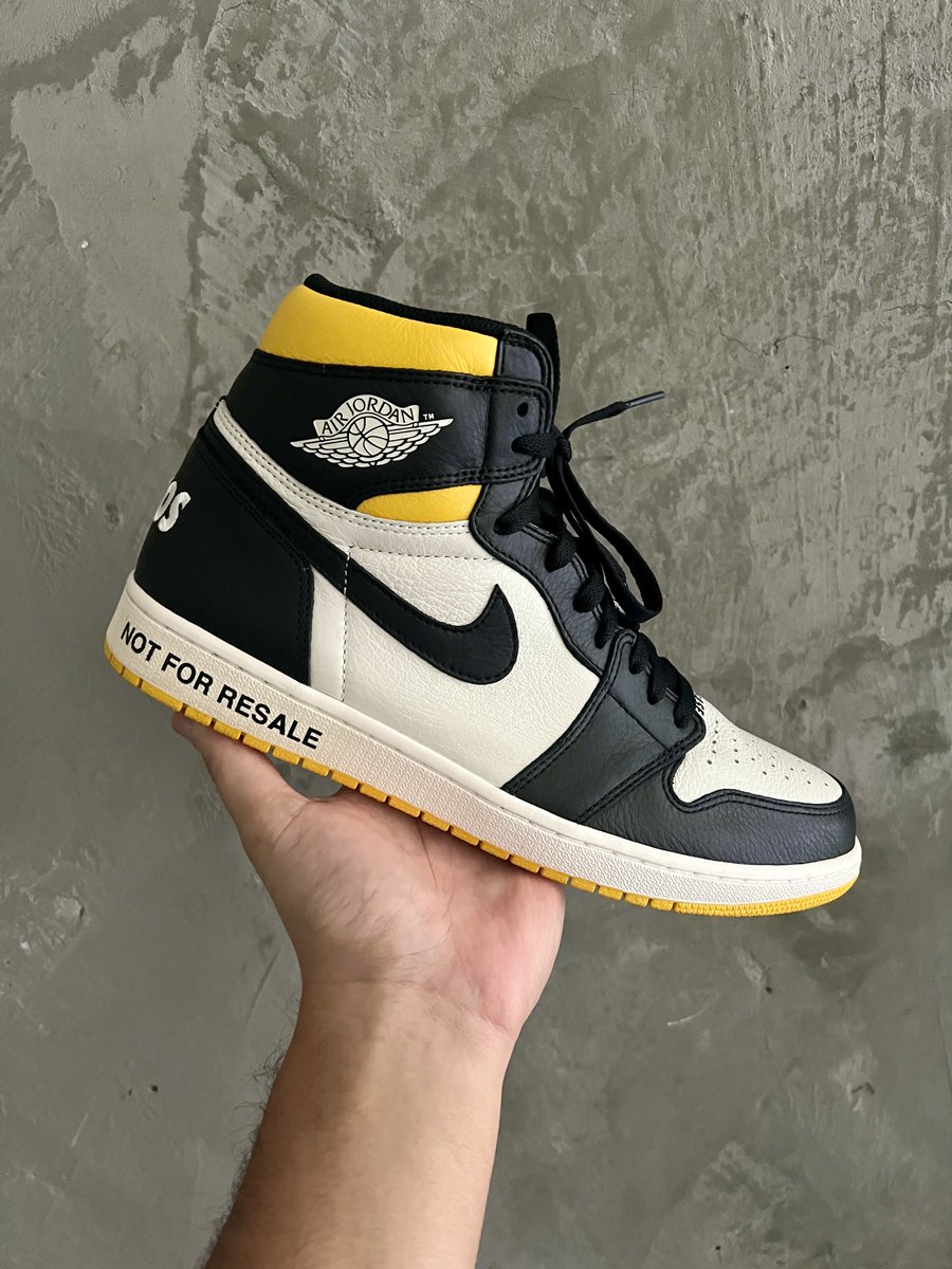 SoleSavy's tweet photo. It's been 5 years since the "Not For Resale" Air Jordan 1s released ❌📷

📱Trade your sneakers for the lowest fees in the industry (no fees for members) on the free COLLECT app: https://t.co/XzFIlvwUGj https://t.co/qDODBK3S0Q