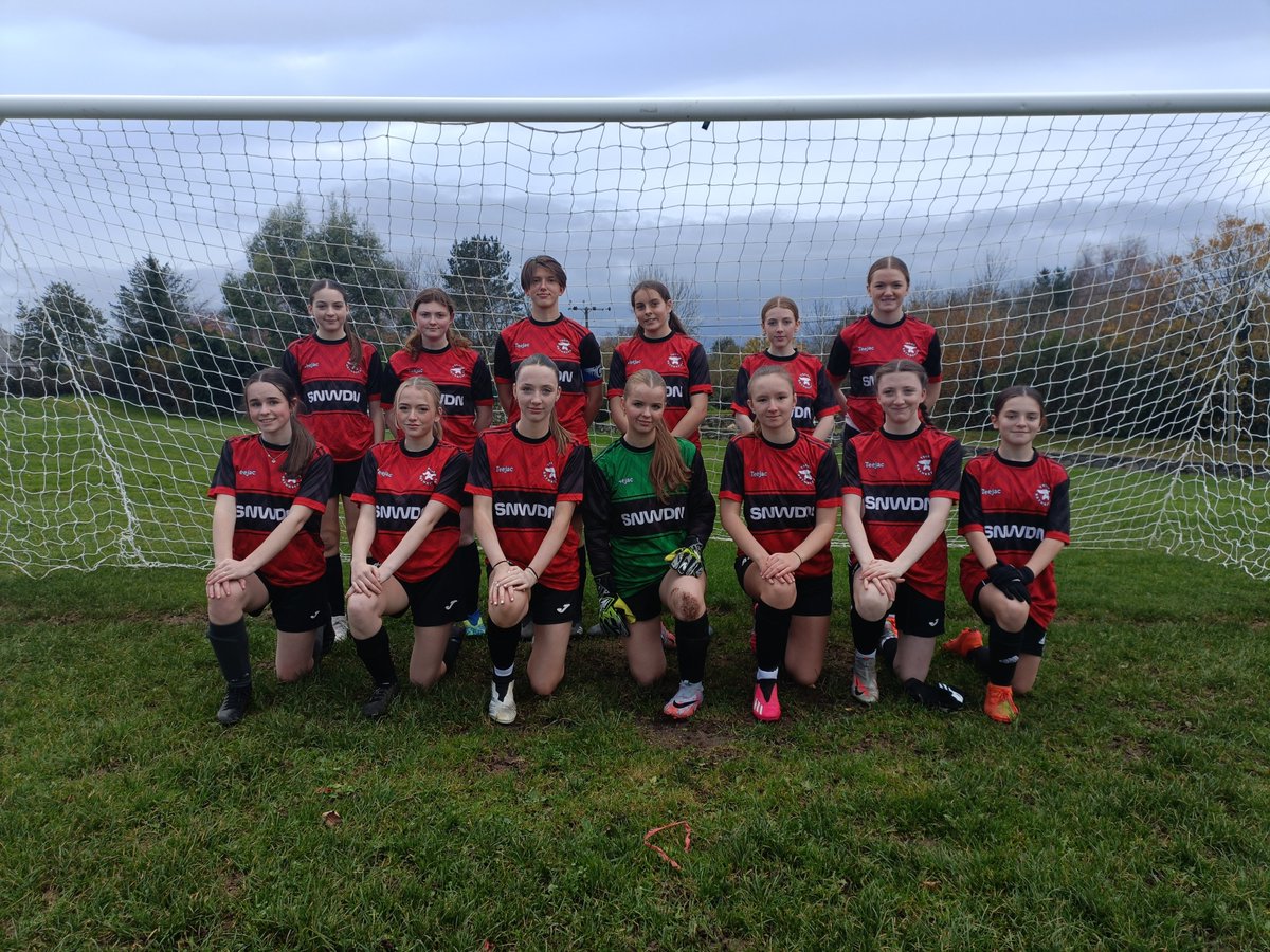 AddGorff Brynrefail (@agbrynrefs) on Twitter photo Gêm agos heno i'r genod Dan 15 yn erbyn Ysgol Syr Thomas Jones yn Cwpan Cymru! Brwydro tan y diwedd er mwyn sicrhau curo ag ennill o 4-3 da iawn pawb!
Megan Povey ⚽
Beca Bowness ⚽
Erin Bowness ⚽⚽
#genodbrynrefs
<a href="/YsgBrynrefail/">Ysgol Brynrefail</a> <a href="/WelshSchoolsFA/">Welsh Schools' F.A.</a> Gêm agos heno i'r genod Dan 15 yn erbyn Ysgol Syr Thomas Jones yn Cwpan Cymru! Brwydro tan y diwedd er mwyn sicrhau curo ag ennill o 4-3 da iawn pawb!
Megan Povey ⚽
Beca Bowness ⚽
Erin Bowness ⚽⚽
#genodbrynrefs
<a href="/YsgBrynrefail/">Ysgol Brynrefail</a> <a href="/WelshSchoolsFA/">Welsh Schools' F.A.</a>