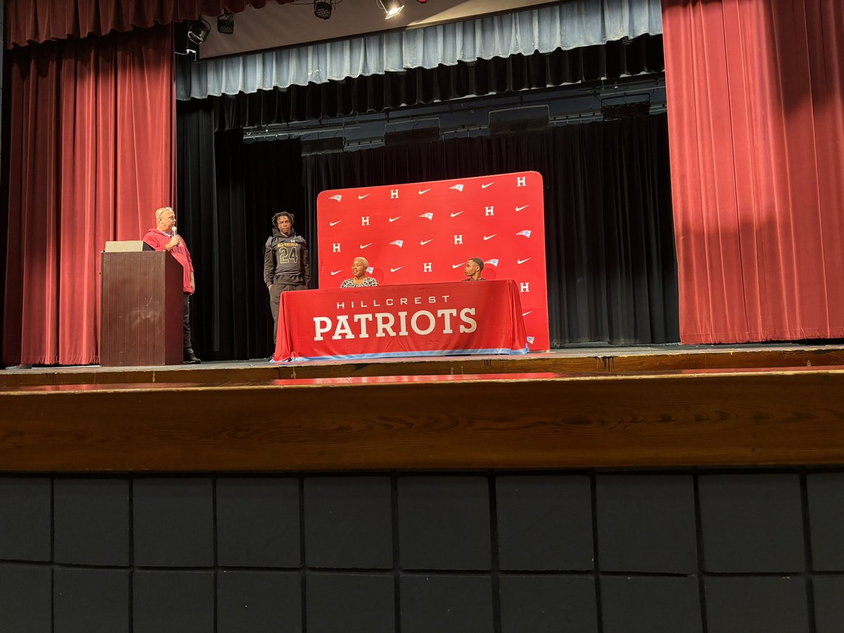 annaesnydr's tweet photo. Was at Hillcrest this afternoon for @BanksTravaris jersey presentation for the 2024 Under-Armour Next All-American game!

Congratulations TJ, he is one of just 100 student athletes in the country to be selected for the game!! https://t.co/Ta9RJ6PNDo
