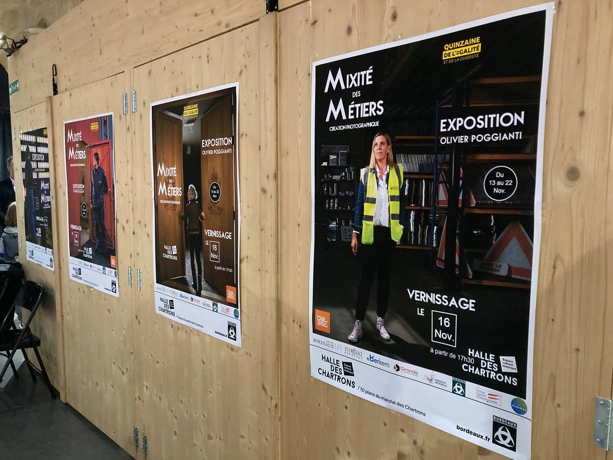 AlexMartin33000's tweet photo. Elles sont viticultrices, gazières, ingénieures, tractoristes. 

Ce soir à #Bordeaux, le vernissage de l’exposition #MixitédesMétiers du photographe Olivier Poggianti les met en valeur.

Engageons-nous plus vite et plus fort pour la place des femmes dans le monde du travail. https://t.co/mMlFZLEI2m