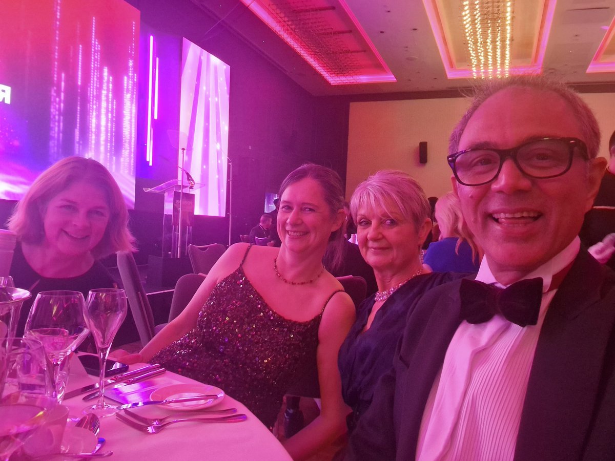 GirishMenezes's tweet photo. Prime position at the #womeninpensions #risingstar awards. @ProfPension
#JudgesTable https://t.co/Hf3f82VQMZ