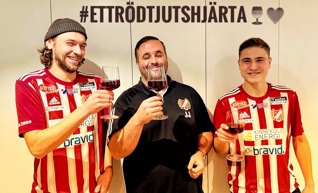 🔥Tränartrojkan 2024🍷🍷🍷

🏠Borta bra, hemma bäst. 

✍️ Oscar Stridh &amp; Anton Andersson återvänder till sin moderklubb, 🍷rödtjutet smakar bäst på Silbohof⚪️🔴. 

Jasmin Julardzija &amp; Anton Andersson som huvudtränare, assisterade av Oscar Stridh. 

#Ettrödtjutshjärta🍷❤️
#vävss