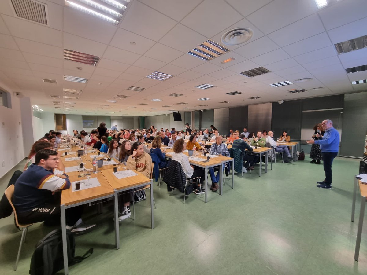 EtsiamAb's tweet photo. Gracias de nuevo a @AgriculturaClm @DeVinedos y @uclm_es por hacer realidad un año más esta cata didáctica. Muchísimas gracias a @daetsiamb de @EtsiamAb por haber hecho posible la organización de este evento. Y por supuesto a nuestra secretaria académica por toda la gestión https://t.co/VKAtAgBerv