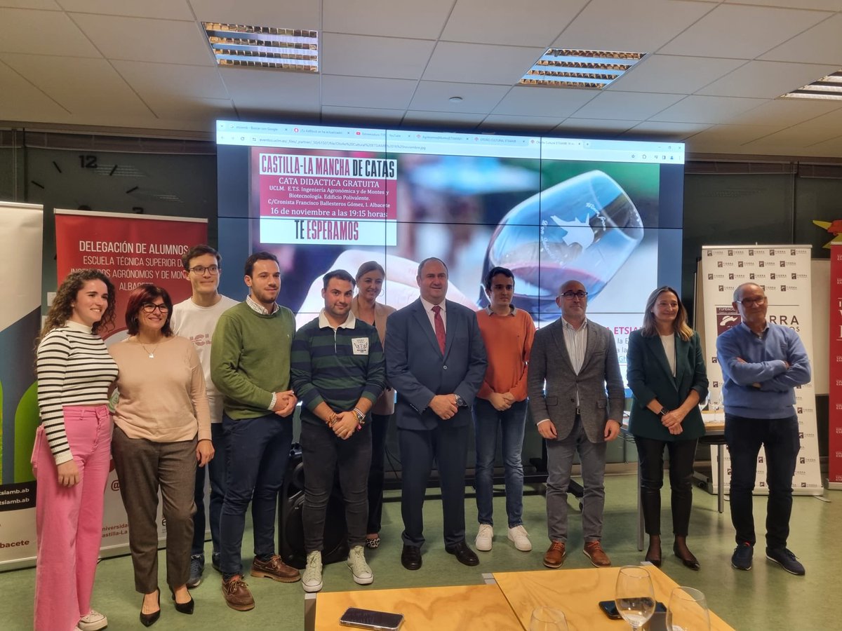 EtsiamAb's tweet photo. Gracias de nuevo a @AgriculturaClm @DeVinedos y @uclm_es por hacer realidad un año más esta cata didáctica. Muchísimas gracias a @daetsiamb de @EtsiamAb por haber hecho posible la organización de este evento. Y por supuesto a nuestra secretaria académica por toda la gestión https://t.co/VKAtAgBerv