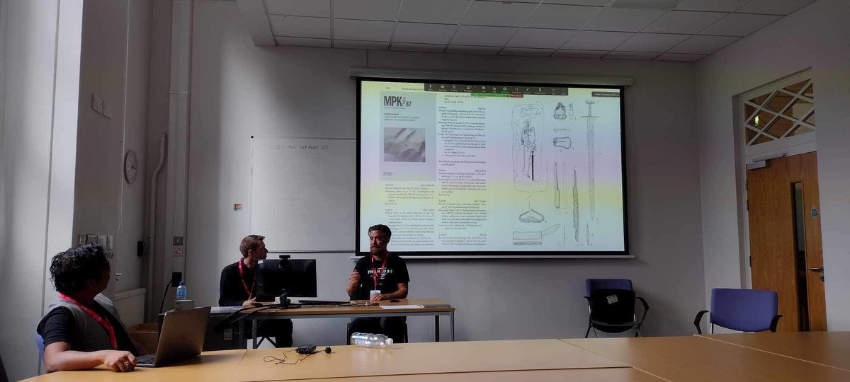 This is a little late but 11 weeks ago, @ReligionHistory coorganized a panel on Digital Databases and the Archaeology of Religion at the EAA conference in Belfast. I only just got the pics and I thought I'd share.