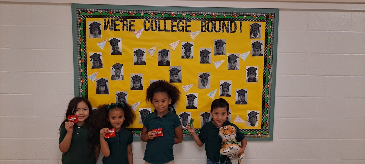 McWisdom4Edu's tweet photo. First grade won BIG on Wednesday with 4 winners of our alphabet drawing wearing their feeder school shirt and 1 winner from Kindergarten sporting his spirit shirt to show everyone that their future starts here @PleasantvilleES! #CollegeAwarenessWeek #LightTheFireWithin https://t.co/9Yn6E4Y5UO