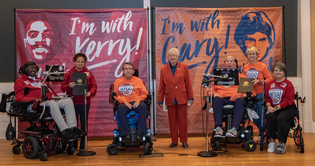 GovernorKayIvey's tweet photo. Today, I offered my support to the Kerry and Gary Challenge to Defeat ALS. 

ALS is a devastating disease and affects many families across our great state. 

This is a cause worth fighting for, and I urge all Alabamians to join us in this challenge. #alpolitics https://t.co/syk14BE0OB