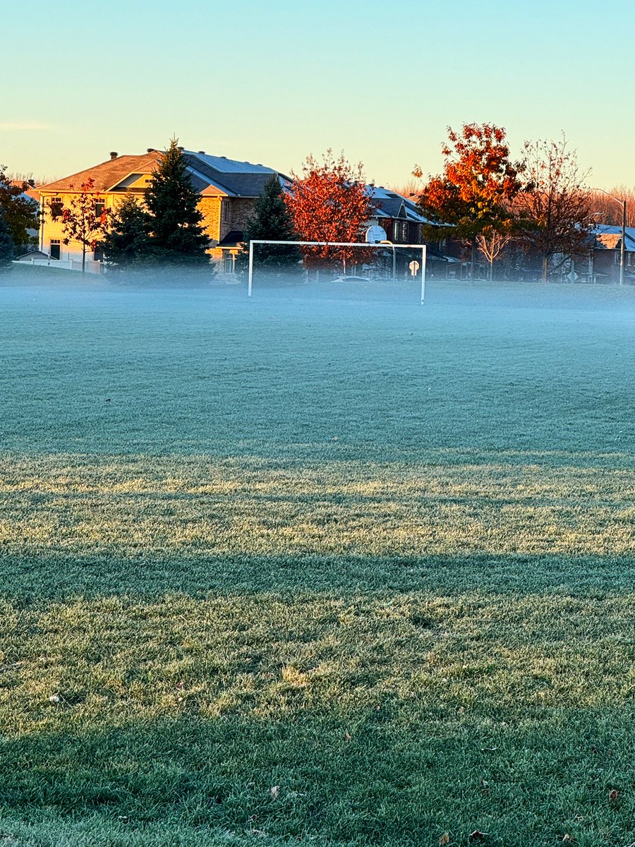 MichelleKisil's tweet photo. Start of a gorgeous day!
#GetOutside #ocsbWellness #LowLyingFog #Sunrise #Reflection #Goals https://t.co/ptOTLCRWyR