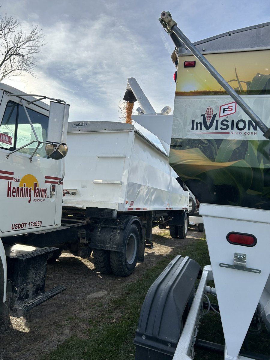 brad_gerten's tweet image. Final corn Plot in Michigan today, #FSInVISION looking strong as always with #IdaFarmers.