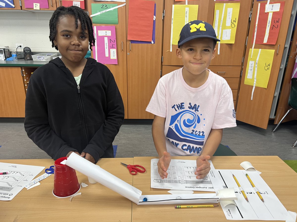 royaloakschools's tweet image. 🚀 Mrs. Waterstredt's 4th-grade class at Northwood sparked curiosity in class with collision and energy transfer experiments! 💡🔬 
Science in action aligns with our commitment to a student-first environment. 🌟📚✨ 
#ROSCommunityofExcellence #STEMeducation #StudentExplorers