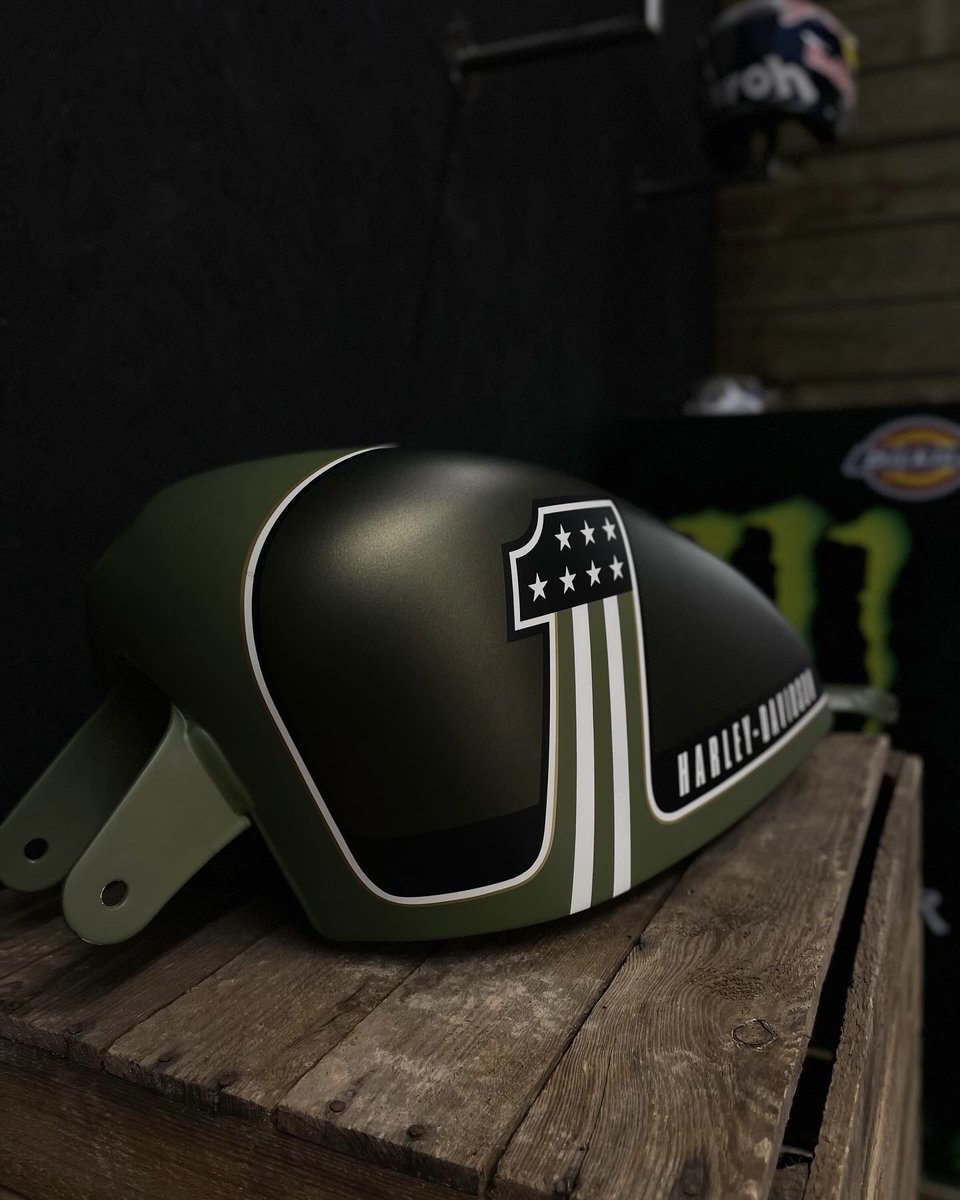 Image Design Custom tweet media