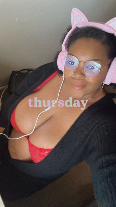 Still live on twitch come chat with me https://t.co/HqiG0VBnS0 https://t.co/nyx7dYkzAk