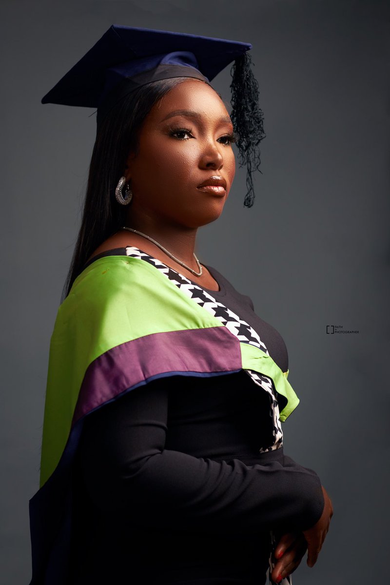designwithbee's tweet photo. MSc bagged🤭🎓. Blessed and thankful ☺️.

#UIConvocation https://t.co/qzlxcRxHtM