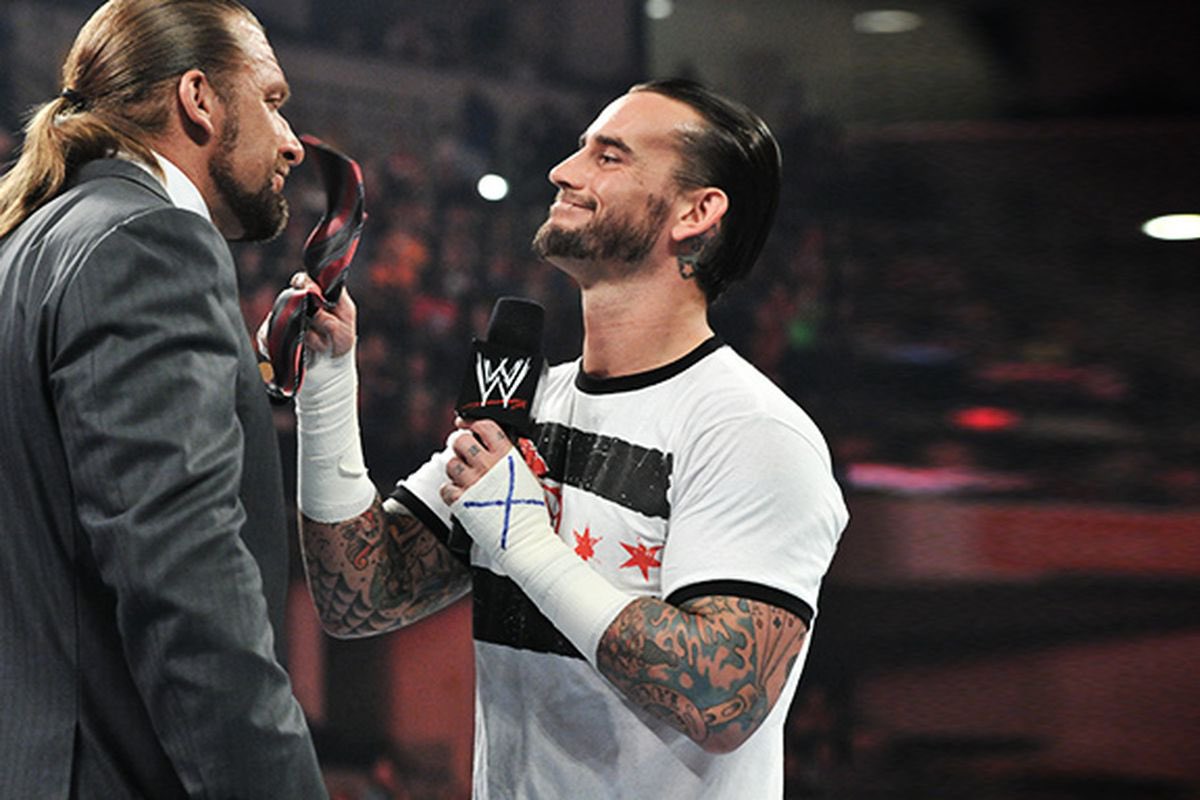ClosingEpic's tweet image. see he even understand how valuable cm punk and how he is good for business #bringbackcmpunk