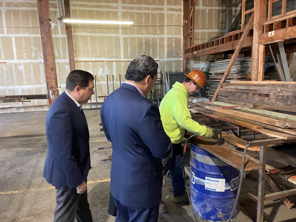 EPARegion10's tweet photo. Regional Administrator Casey Sixkiller joined @CityofSeattle Mayor Bruce Harrell and @SeattleSPU GM at Sledge Seattle salvaged wood warehouse, helping to build a circular economy with @EPA’s Solid Waste Infrastructure for Recycling #SWIFR grant funds. https://t.co/Q6kwRg2tE6 https://t.co/QOLulK7lXk