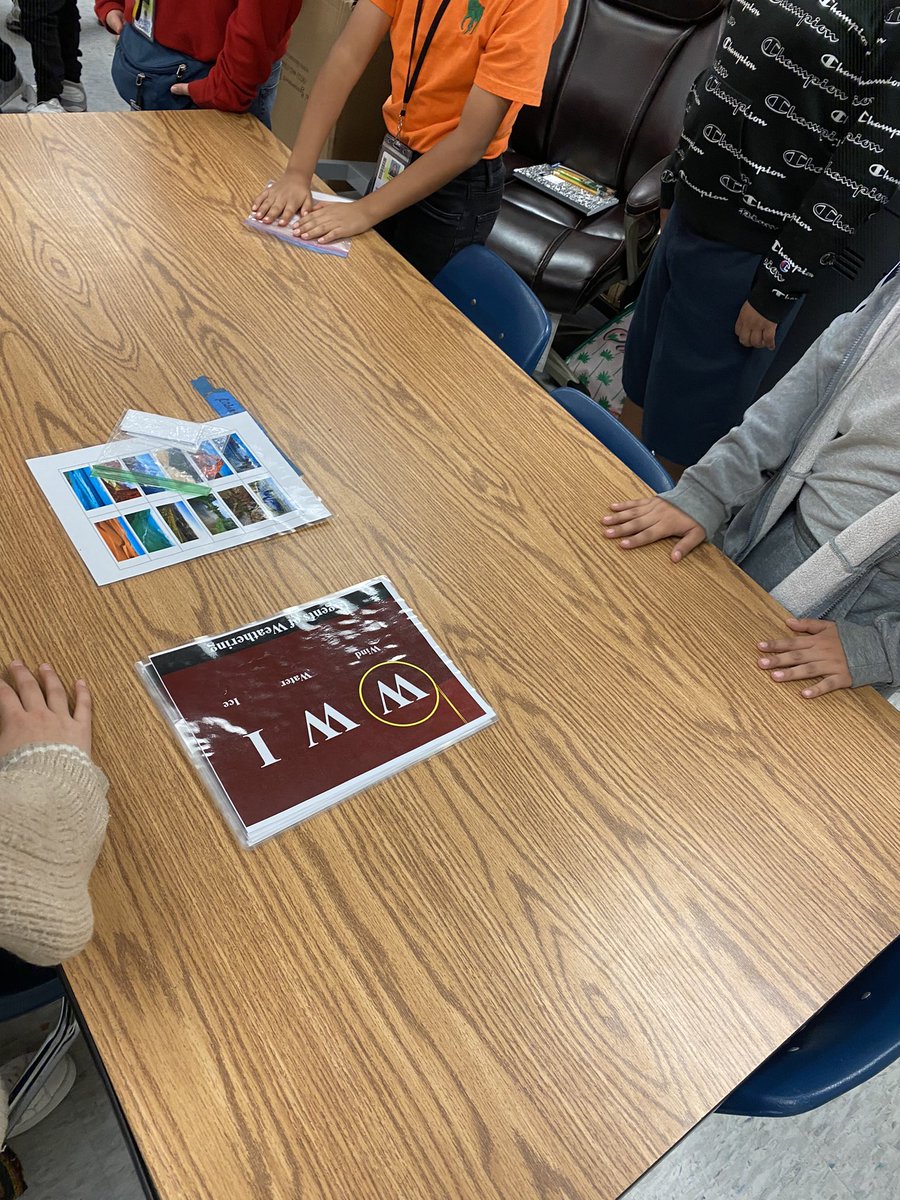 ddp4jc's tweet photo. Competition and collaboration in Mrs.Robins engaged science classroom! @Carter_AISD #inthework #Allin4Aldine #MyAldine #ScienceRise https://t.co/ySstVLgm9M
