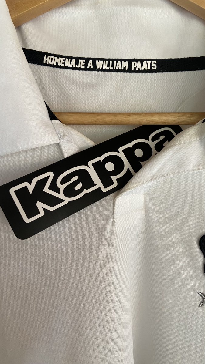 bimbocant's tweet photo. Vendo.
Camiseta #Olimpia
Año 2013 Edición Limitada William Paats. 
Tamaño XL. Nueva con etiqueta. 
500 mil. https://t.co/lNmLz4EukY
