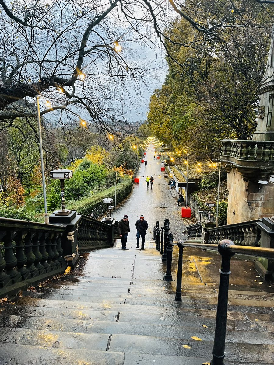 Whistle stop sightseeing in #Edinburgh before joining <a href="/NHS_Education/">NHS Education for Scotland (NES)</a> to celebrate 15 years of NHS funded Health Psychology training in #Scotland