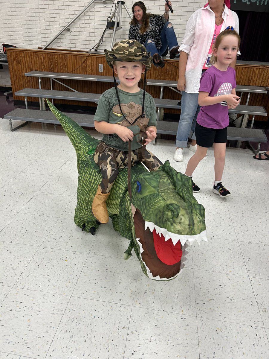 Alex Radow tweet media