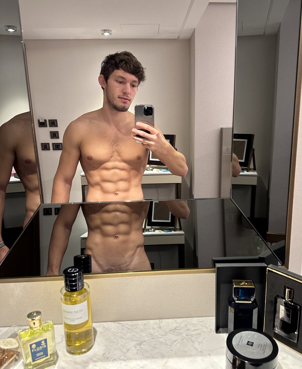 😴😋😘 good night… #fitguy #gym #sixpack #abs #muscles #retweet #like