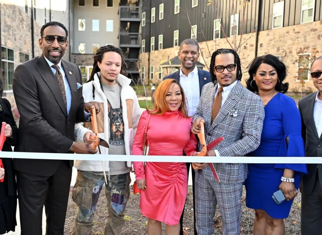 DailyLoud's tweet image. T.I. has officially opened up an affording housing development in Atlanta.

The development includes 143 apartments and 25 special units for homeless youth.