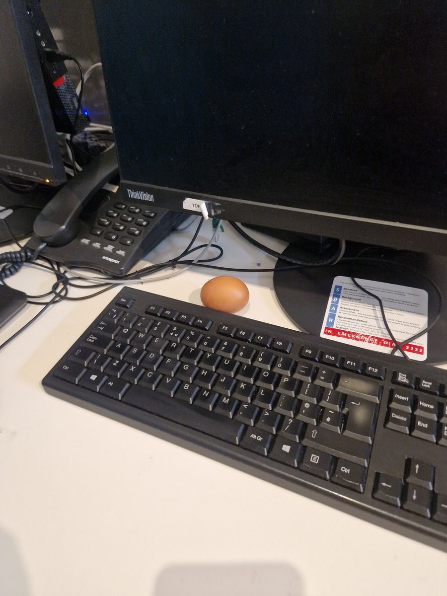 Clairehump3's tweet image. Just why... 🤣🙈

Weird Nursing Station Objects! 

#Nursing #NursingStations #OddObjects