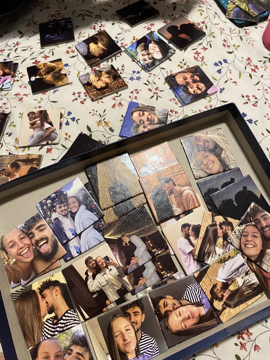Hemos sacado el memory que me regalo juanjo con fotos nuestras 💘💘💘